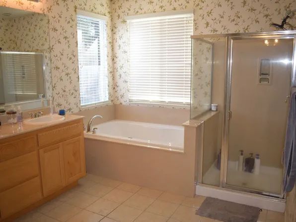 607 Stoneygate Ct, Galt, CA 95632