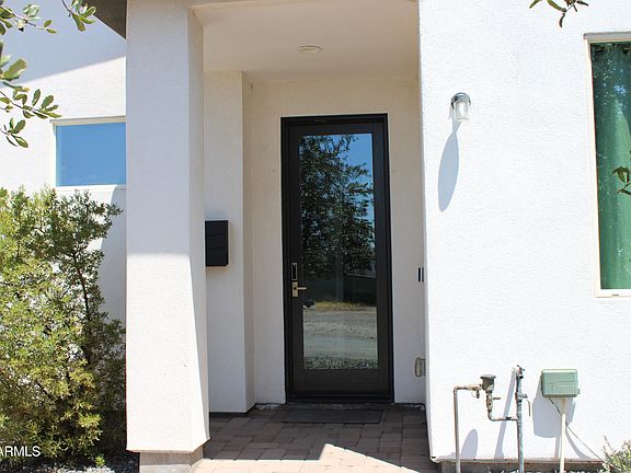 3rd image of 1233 S 15TH Drive