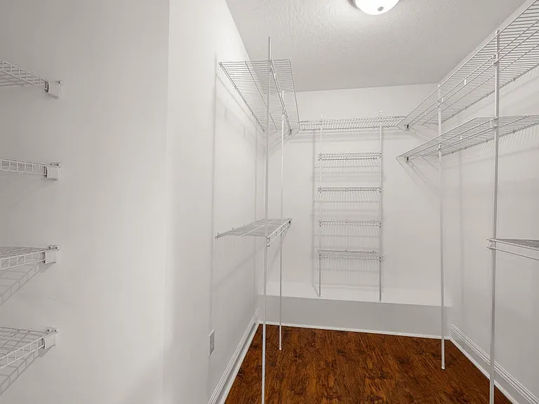 34 Clear Springs Ct — Photo 16