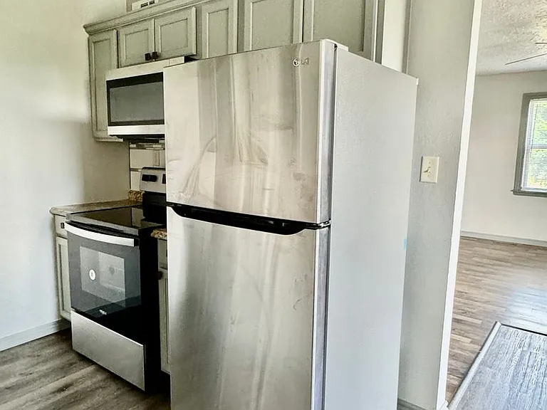 505 NW Oak La Nova Vita #B1 — Photo 3