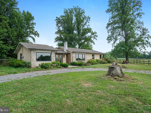 174 Saint Johns Rd, Littlestown, PA 17340