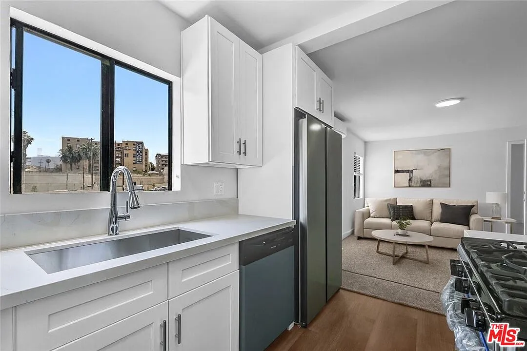 2 bed, 1.0 bath, 1200 sqft, $2,800 — Photo 1