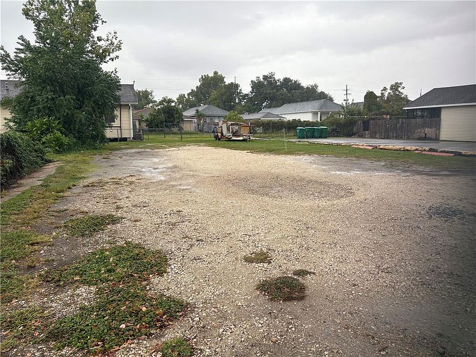 2nd image of 951 12th St