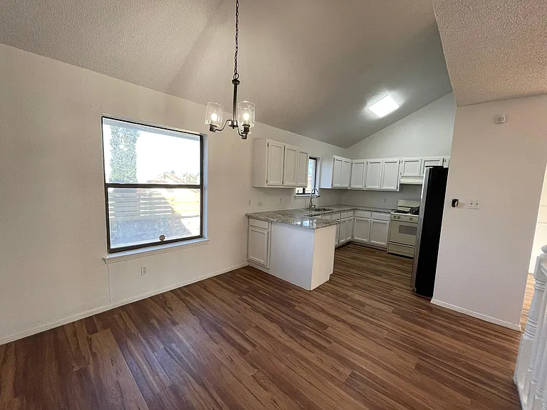 567 Kieffer Ln — Photo 19