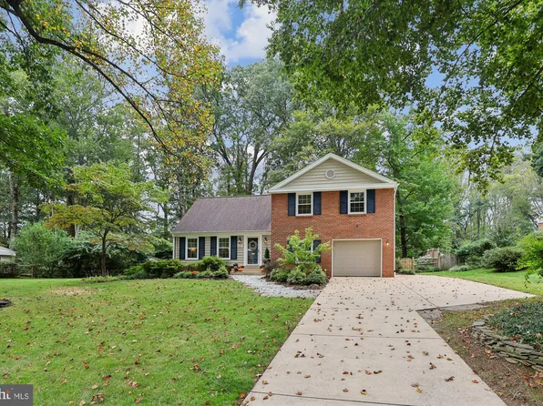 8221 Captain Hawkins Ct, Annandale, VA 22003