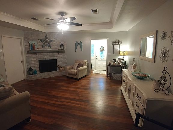 5th image of 306 N Bayou Bend Dr