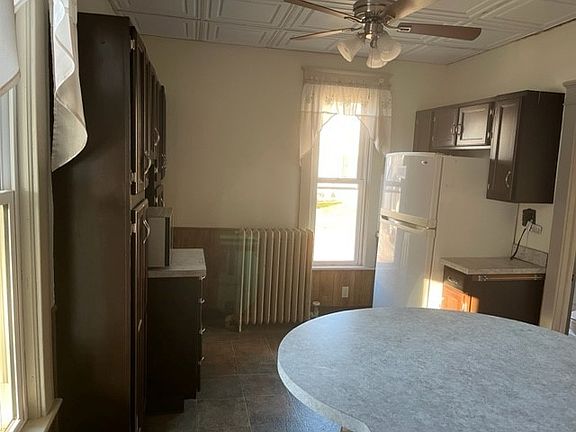 4th image of 686 Baldwin St