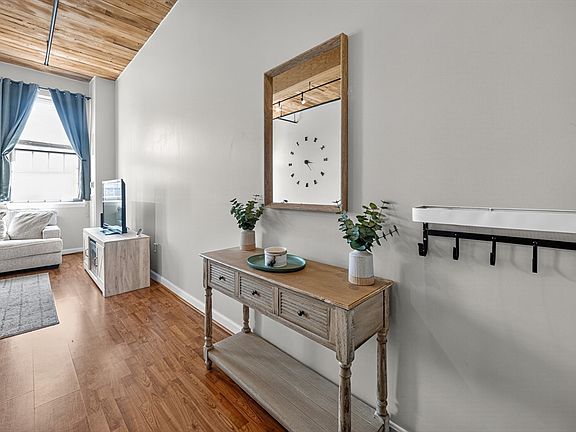 4th image of 52 Lawrence Dr APT 507