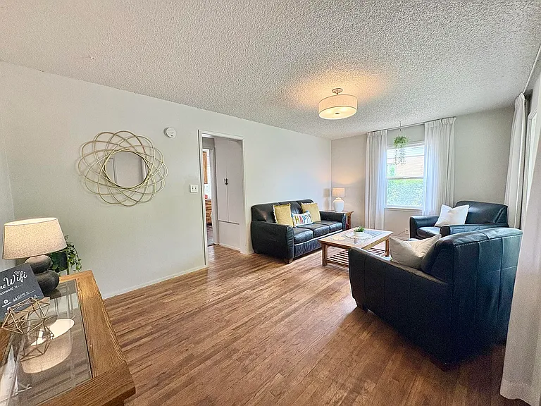 66 N 1150 W — Photo 19