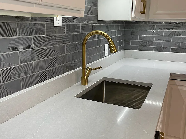 1930 N Fairfield Ave #1R — Photo 5