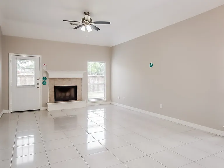 3306 Maymist Dr — Photo 3
