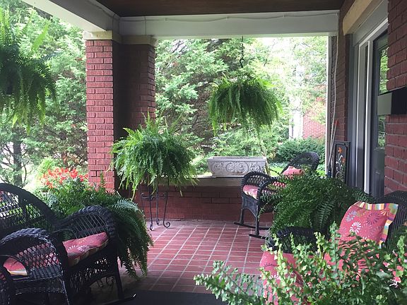 Front porch (East view)