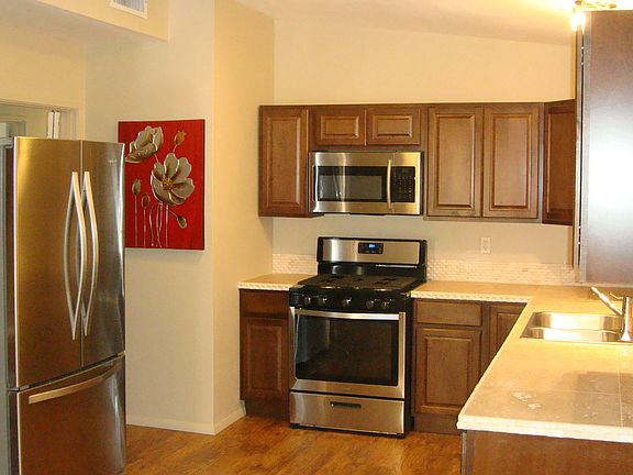 3rd image of 112 E Ave I