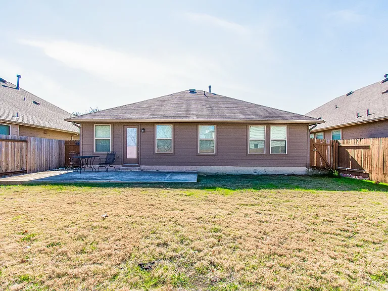 136 Mistflower Ln — Photo 20