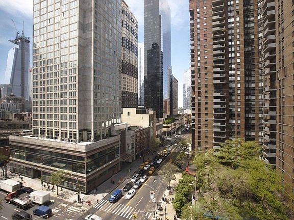 5th image of 360 W 43rd St APT S15c