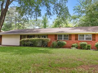 3246 Longwood Dr, Jackson, MS 39212