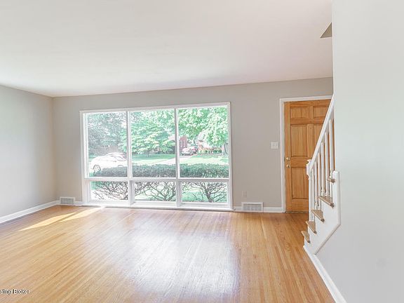 3rd image of 3511 N Wexford Dr