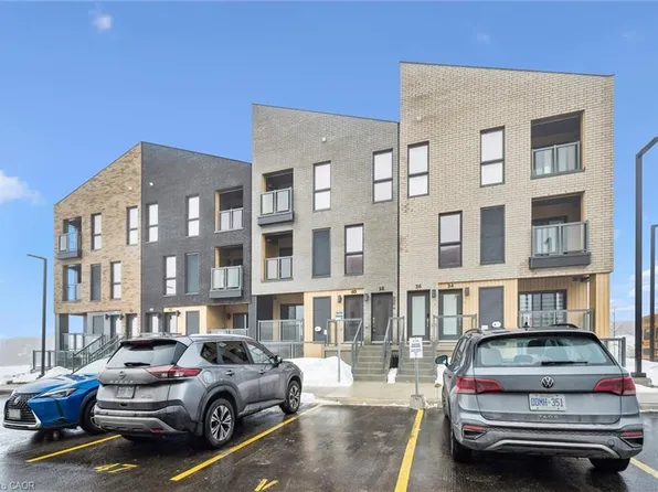 40 Urbane Blvd, Kitchener, ON N2E 0J4