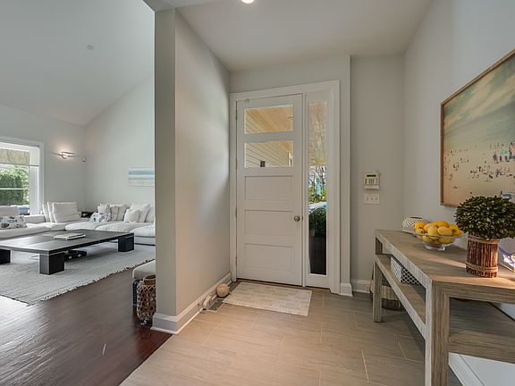 4th image of 30 Harbor View Dr