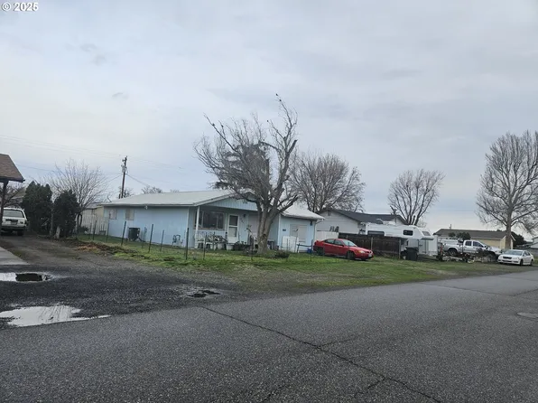265 NE 3rd St, Irrigon, OR 97844