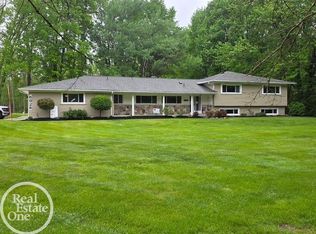 6026 Via Toscana St, Troy, MI 48085