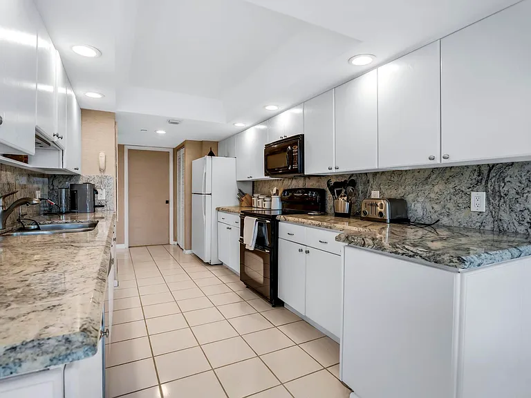 4201 N Ocean Blvd #203 — Photo 26
