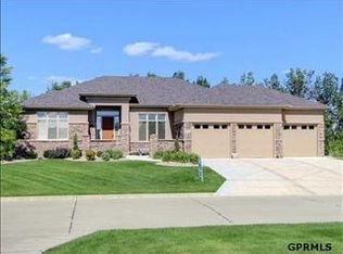 3121 S 169th Plz, Omaha, NE 68130