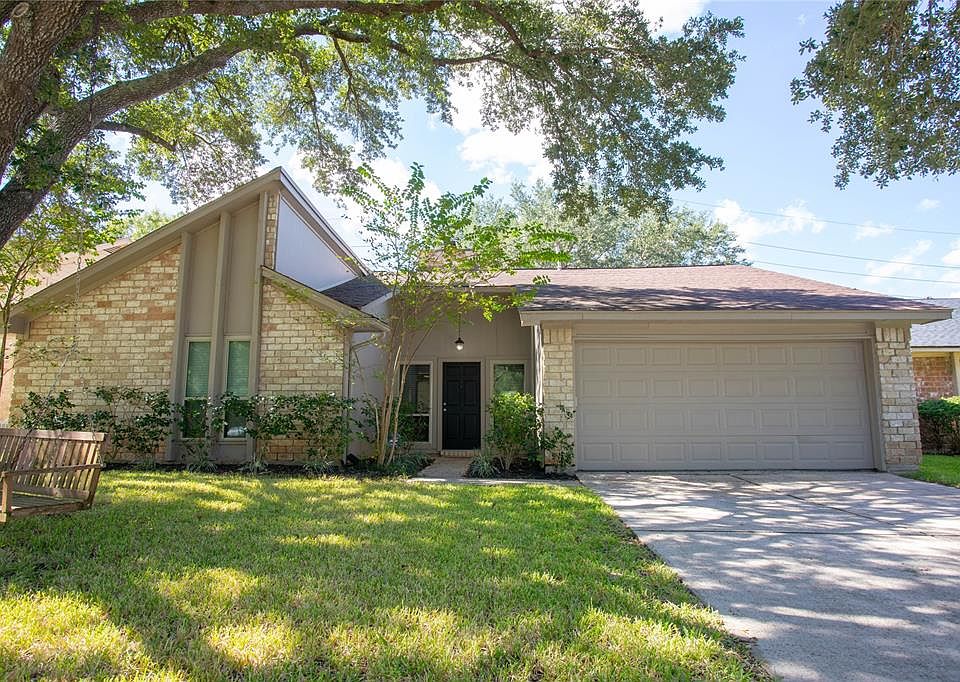 1st image of 2802 Mesquite Dr