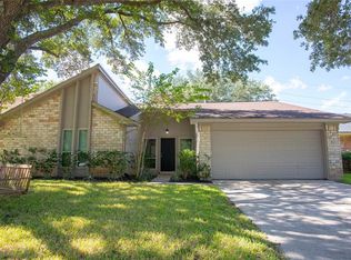 2802 Mesquite Dr, Sugar Land, TX 77479