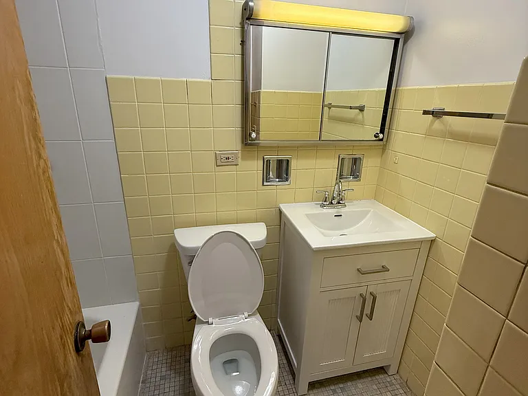 8649 N Milwaukee Ave #GE — Photo 3