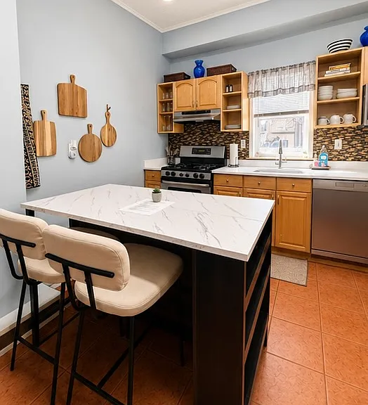 221 Linden Ave — Photo 3