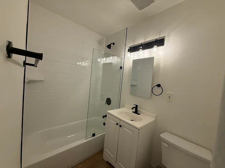 1135 Martin Luther King Jr Ave #14 — Photo 12