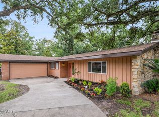 205 Oak Park Dr, Pass Christian, MS 39571