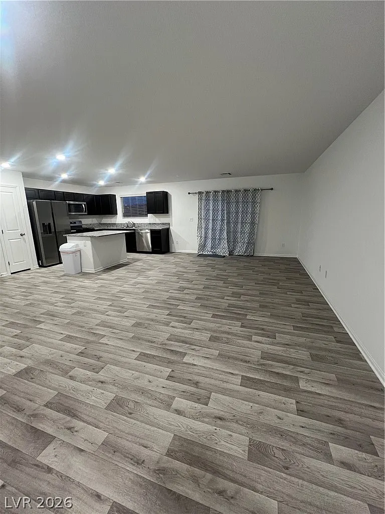 3 bed, 1815 sqft, $2,200 — Photo 2