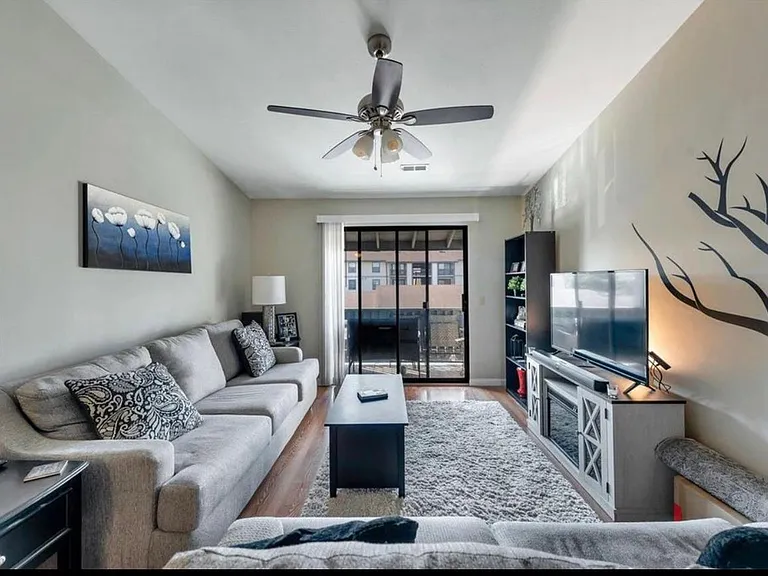 1633 Summergate Pkwy #P — Photo 3