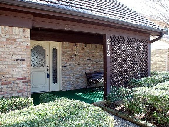 3rd image of 212 High Brook Dr