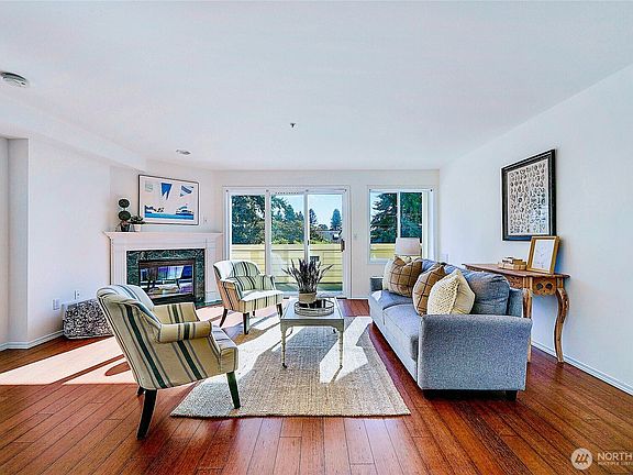 2nd image of 26291 Pennsylvania Avenue NE #105