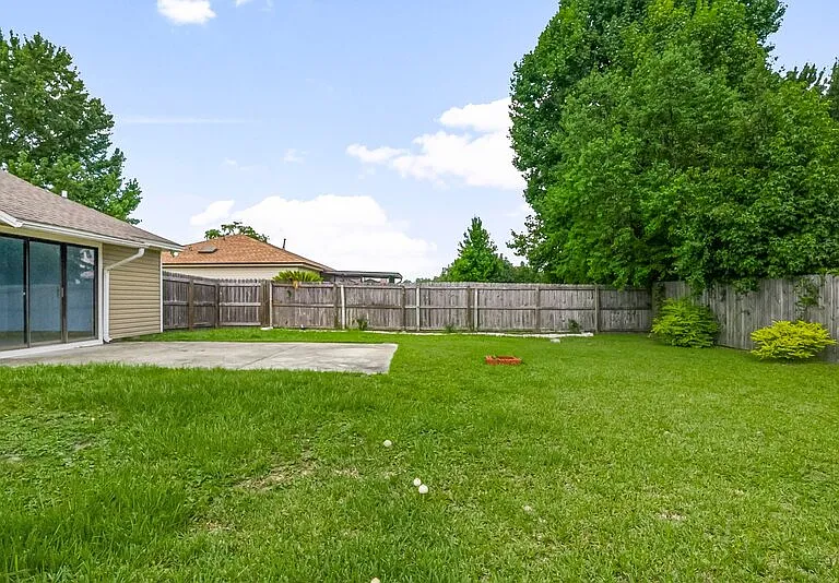 7750 Betty Louise Dr — Photo 26