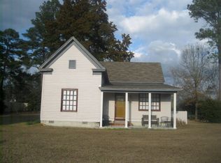 316 N Omega St, Dexter, GA 31019