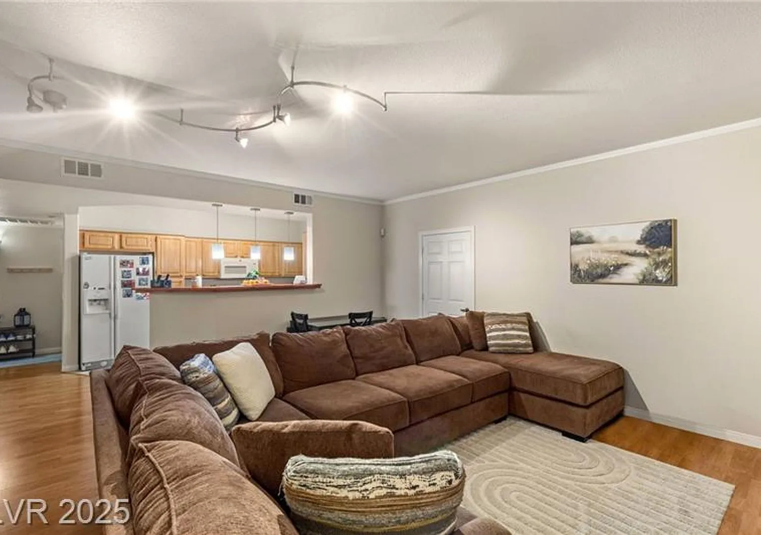 5855 Valley Dr — Photo 3