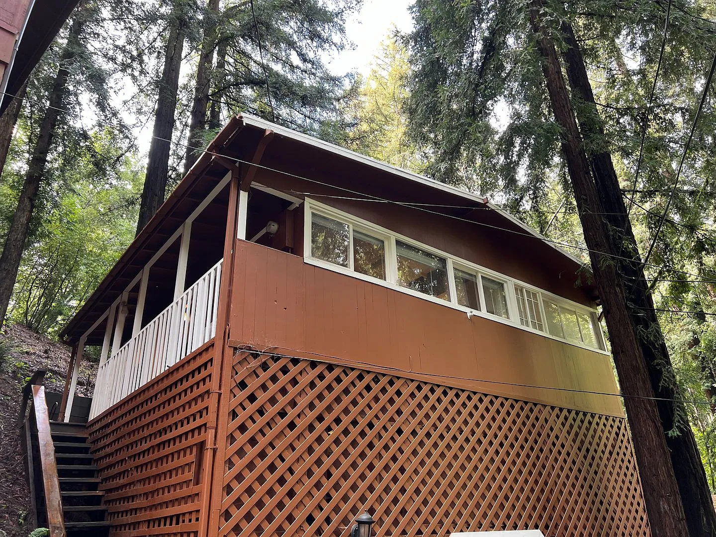 Two Bedroom hilltop home with Carport, large back yard, mini-split heating w/d hook ups — Photo 2