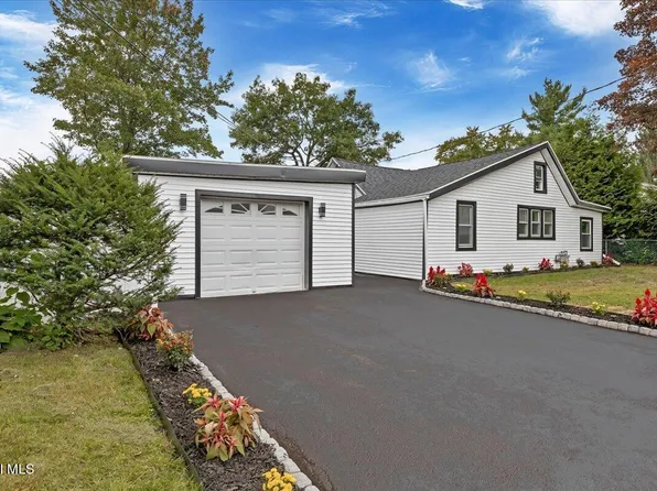 5 Marquette Avenue, Latham, NY 12110
