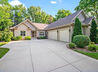 7800 W Evergreen Rd, Mequon, WI 53097