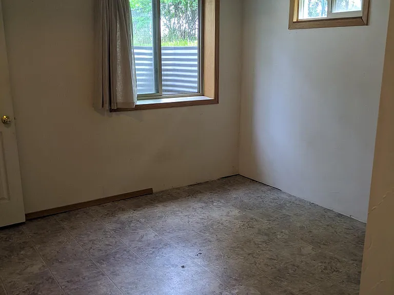 414 S 12th Ave — Photo 24
