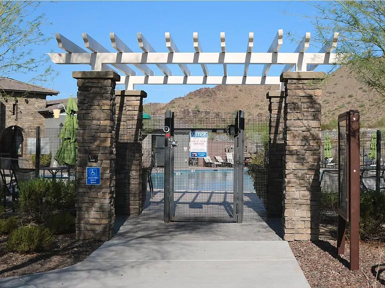 21144 W Cypress St — Photo 13