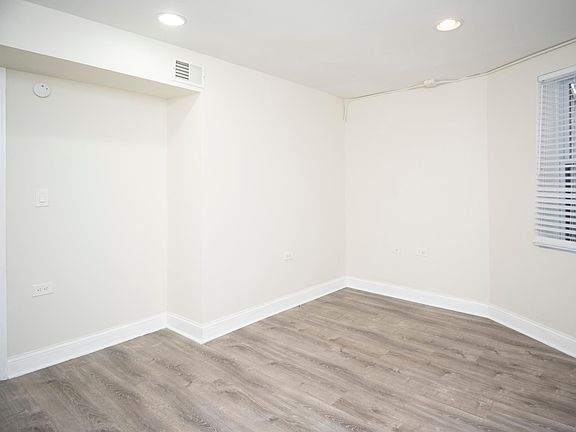 4th image of 945.5 Judson Ave #Gd