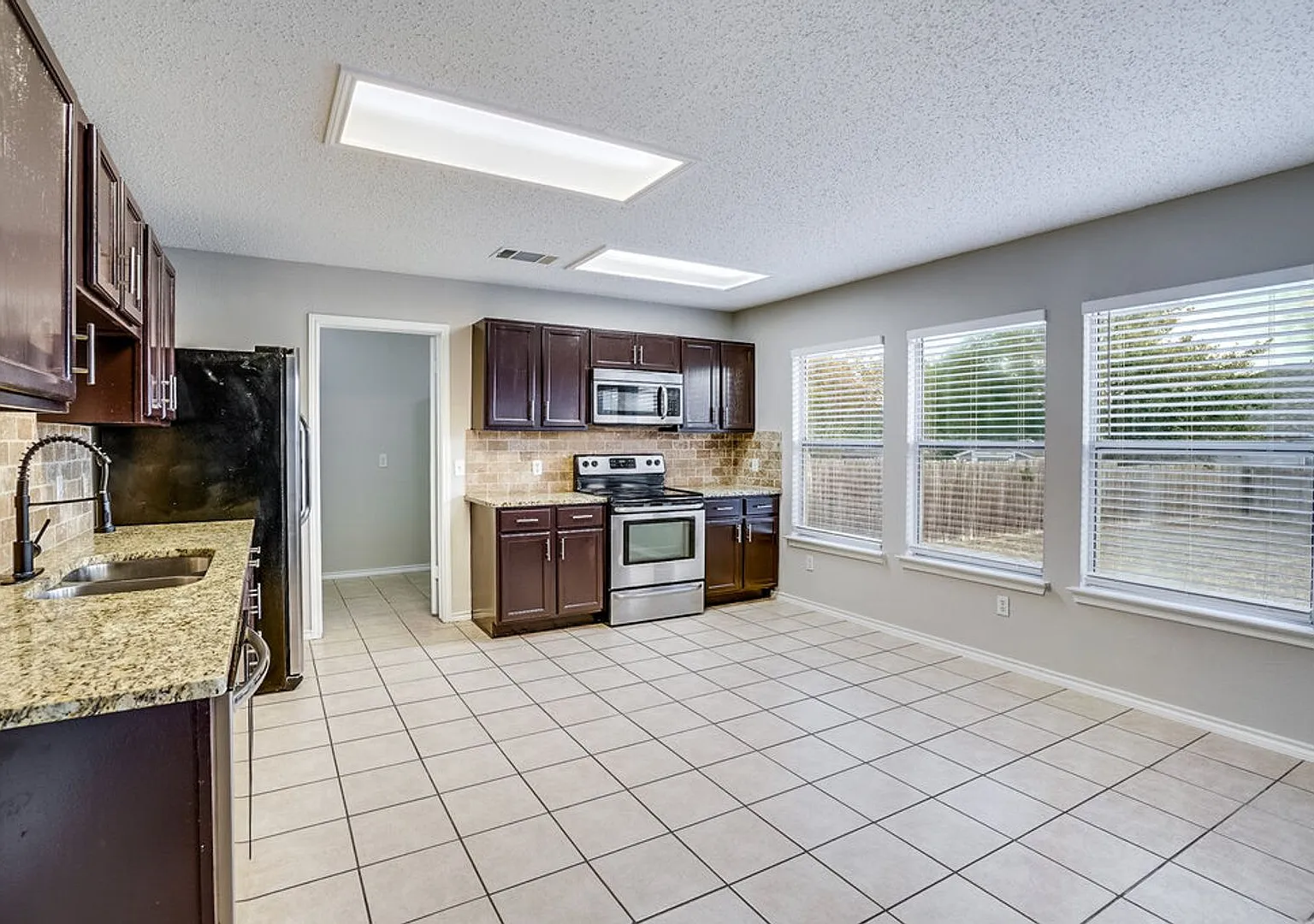 1001 Howell Terrace Place Round Rock, TX 78664 — Photo 4