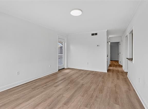 2nd image of 254 Hesper Ave