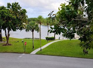 301 Cambridge Rd APT 306, Hollywood, FL 33024
