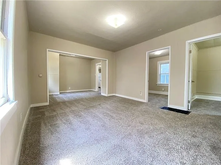 3125 State Ave — Photo 8